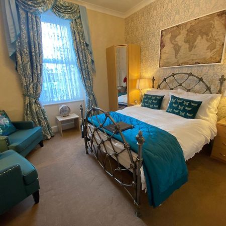 Stratford House Exclusively For Adults Hotell Llandudno Exteriör bild