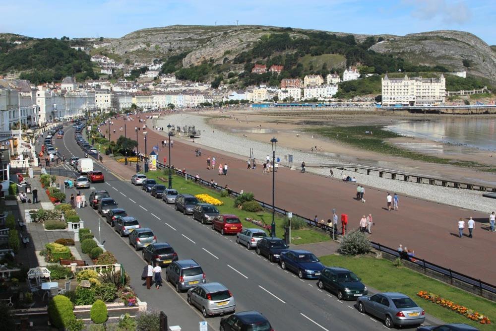 Stratford House Exclusively For Adults Hotell Llandudno Exteriör bild