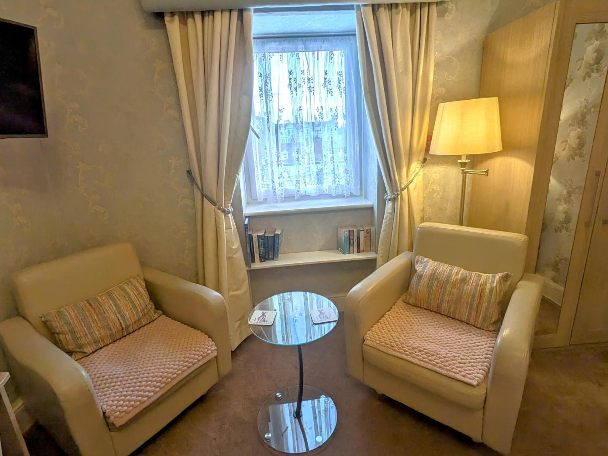 Stratford House Exclusively For Adults Hotell Llandudno Exteriör bild