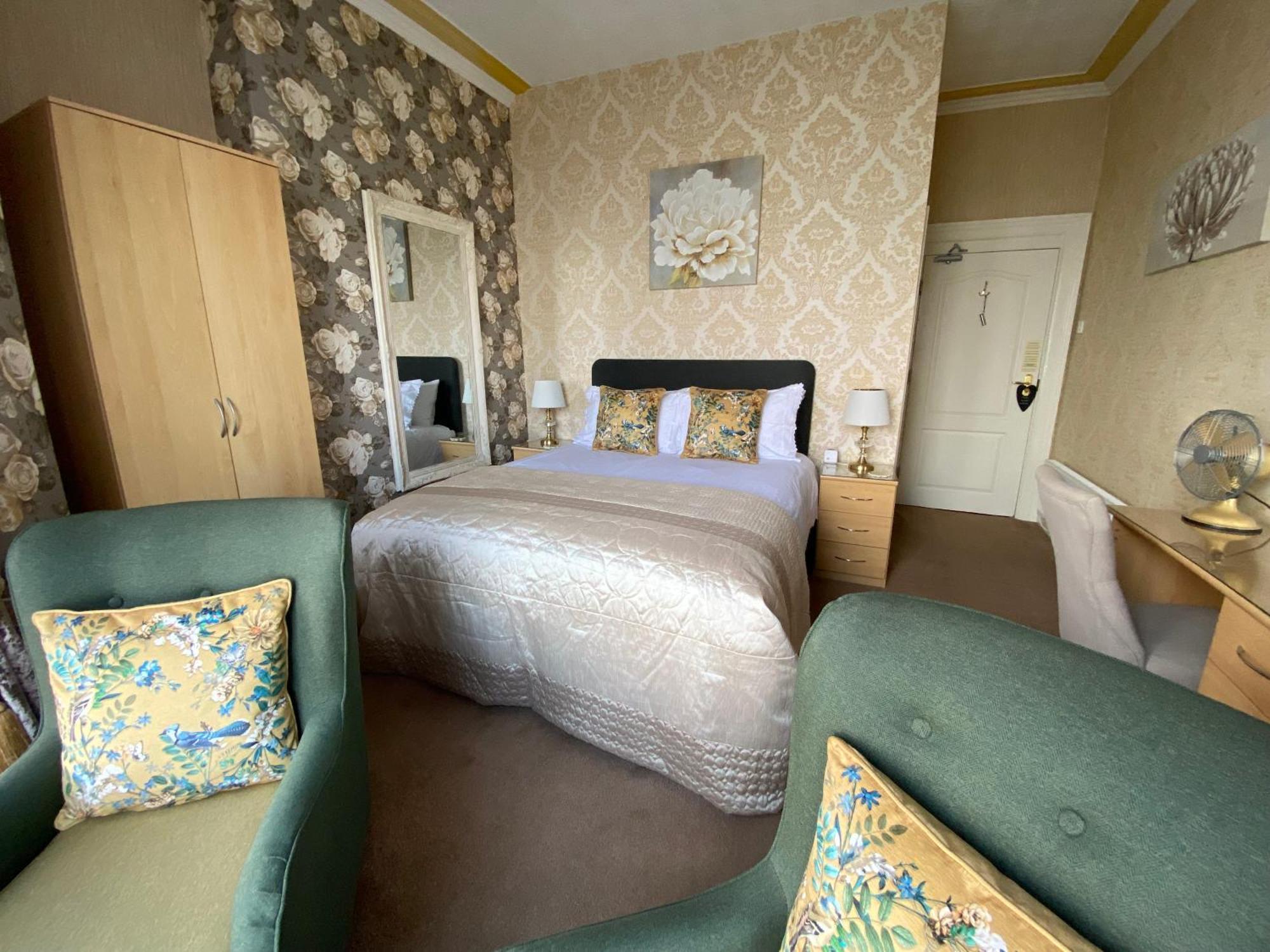 Stratford House Exclusively For Adults Hotell Llandudno Exteriör bild