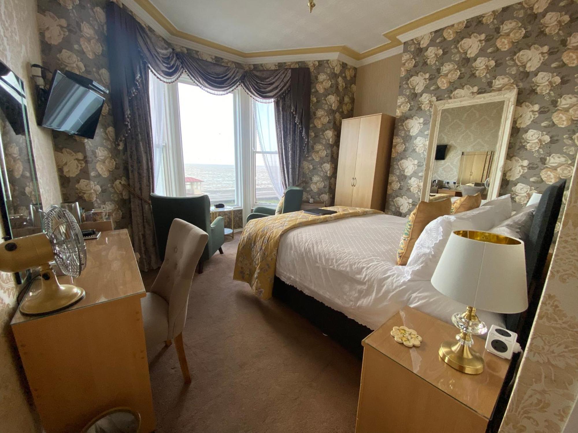 Stratford House Exclusively For Adults Hotell Llandudno Exteriör bild